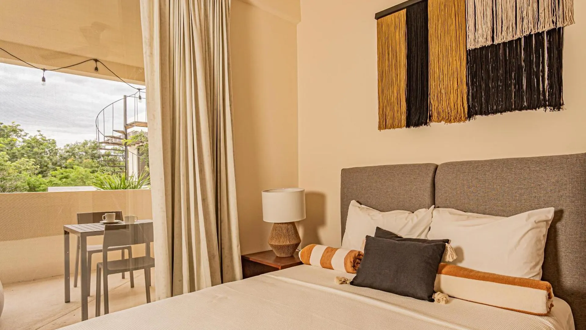 Ferienwohnung Downtown Delight -Roof With Pool & Bbq & Jungle Gym Tulum